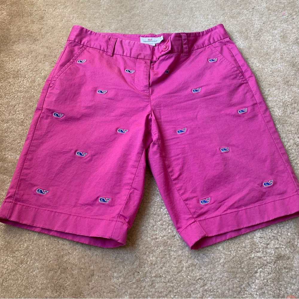 Vineyard Vines Pink Whale Embroidered Dayboat Bermuda Shorts In Size Small (4)